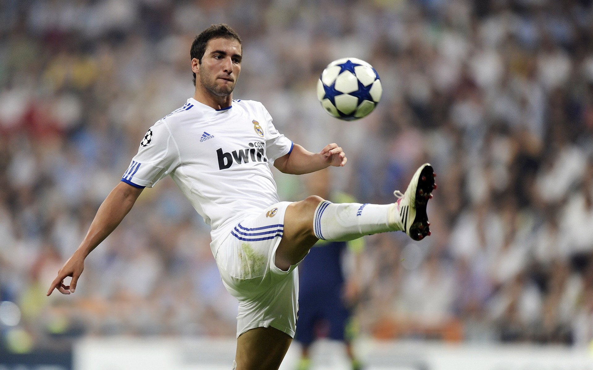 中国足球球员心理波动影响力,足球运动员心理素质的重要性