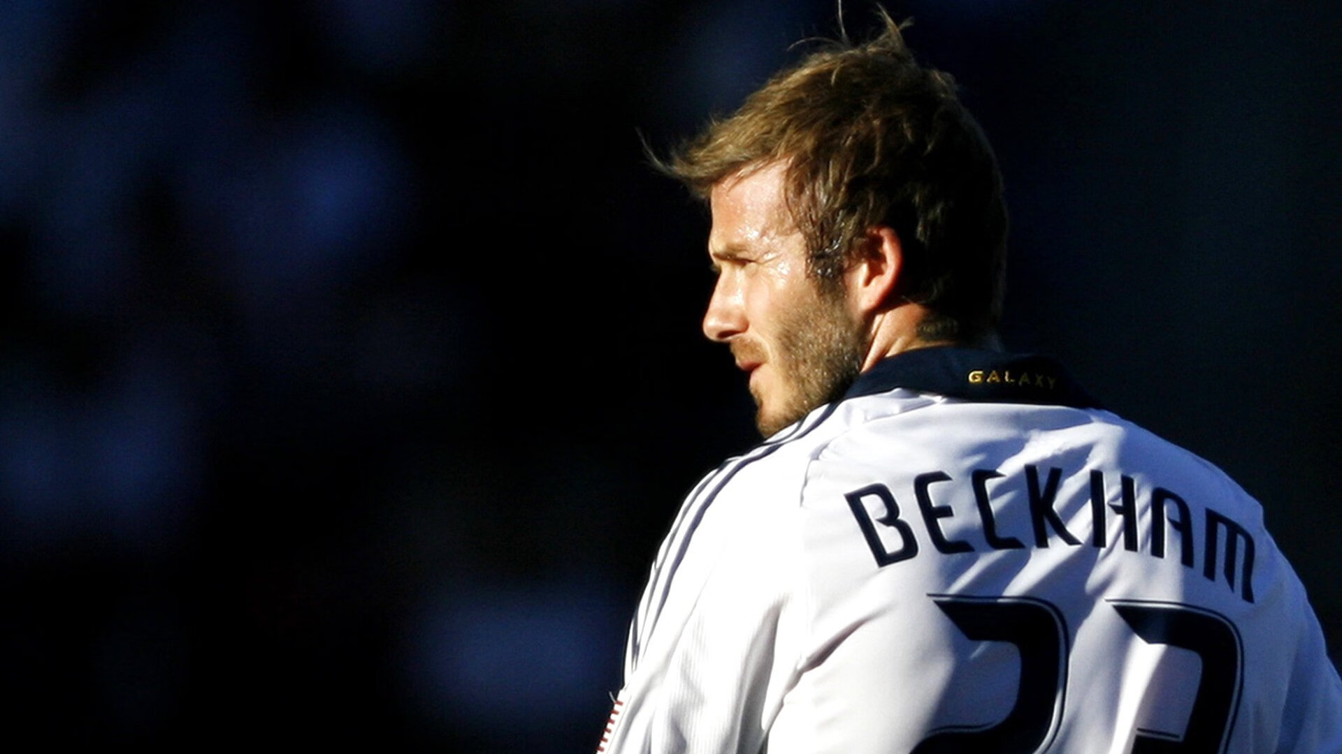 中国足球边路传中战术解析，足球边路和中路什么意思