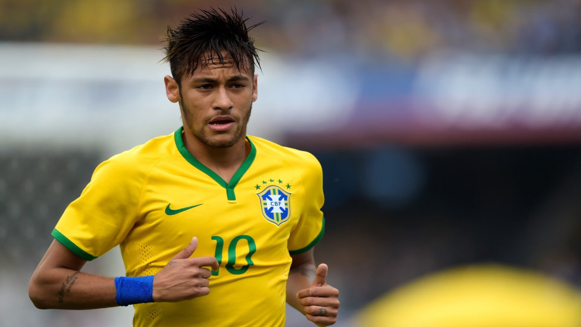 中国足球队员出场密度与伤病概率关系，足球比赛出场人数有多少